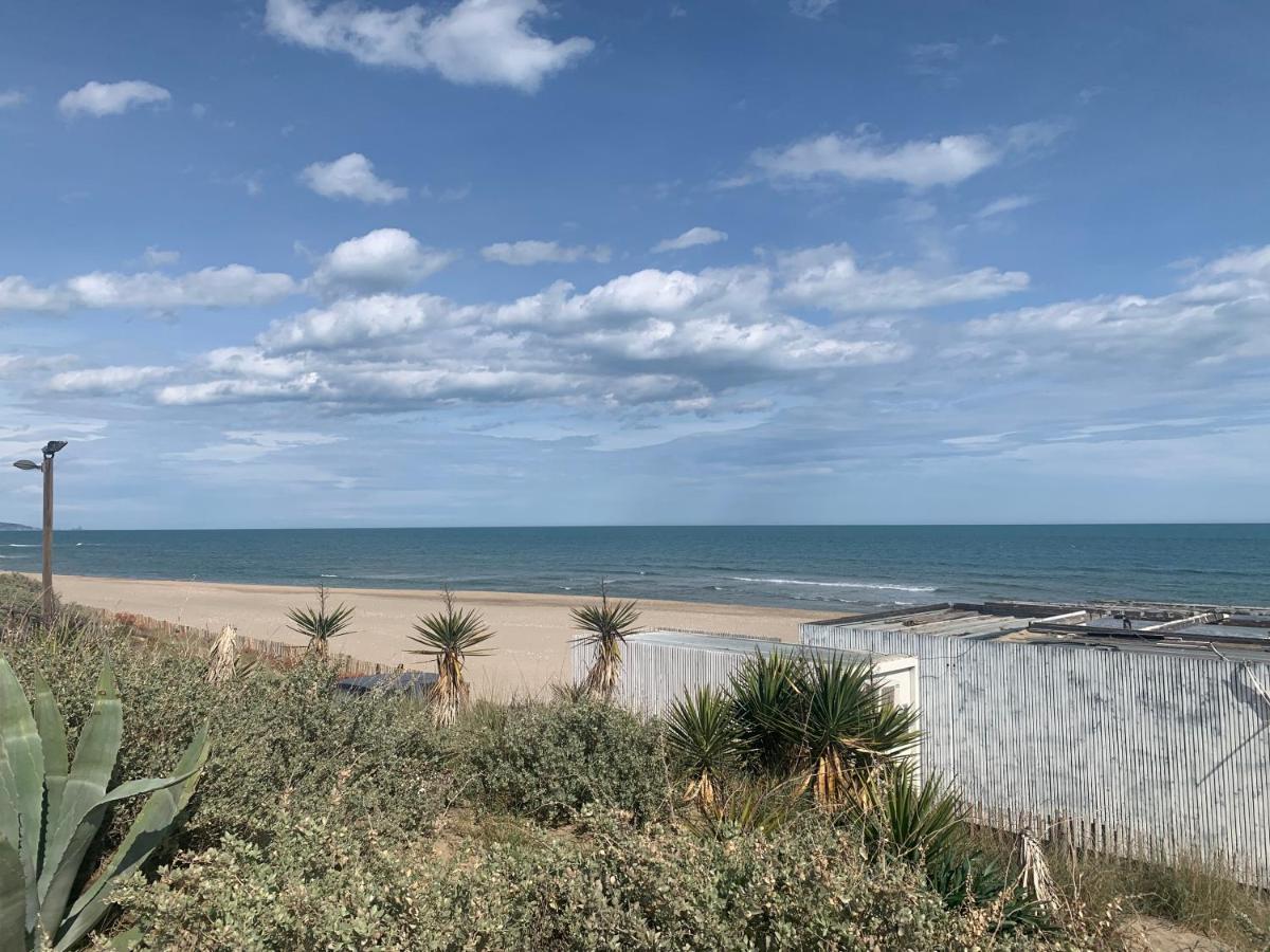 Nid Douillet Dans Les Coursives Du Village Naturiste Du Cap D آجد المظهر الخارجي الصورة